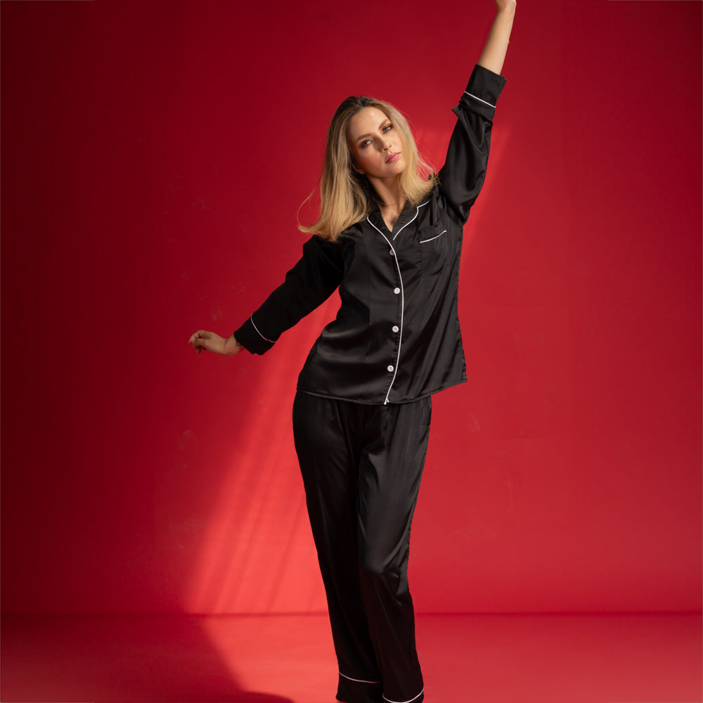 Pijama en satín de pantalón y camisa manga larga image 4