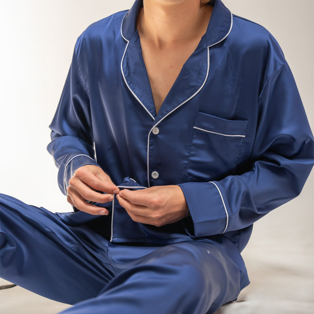 Pijama en satín de pantalón y camisa manga larga image 10